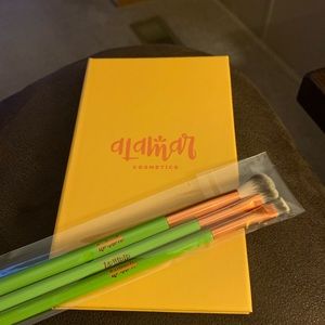 Alamar reinda del caribe and set of brushes set